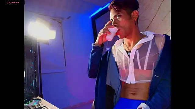 Webkamerová show monserrat_petite