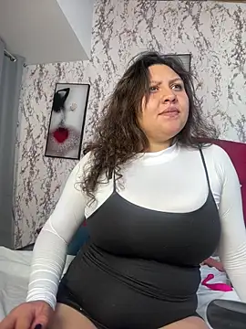 دردشة Larissa_Antonella الجنسية المباشرة