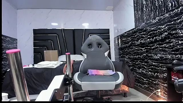 Chat XXX ao vivo de Ladyy_Scarlett