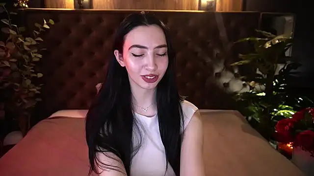 XXX chat uživo modela WildKittenX_