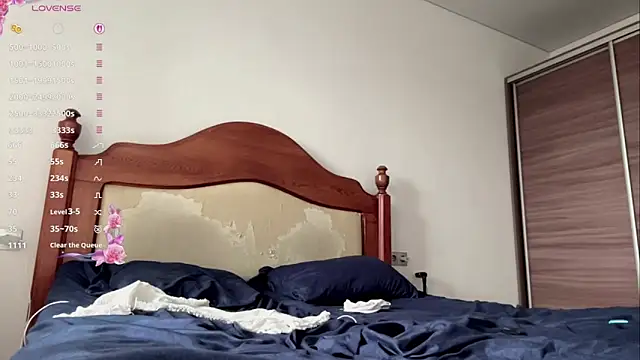 XXX chat uživo modela Little_ines