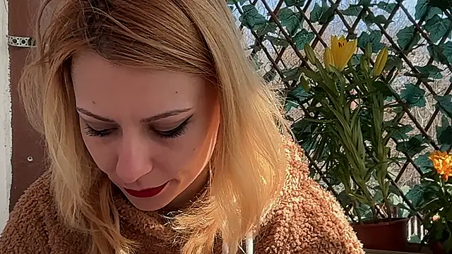 karo123421 élő XXX-chatje