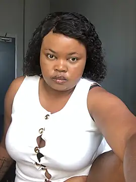 Curveysinaa's Live XXX Chat