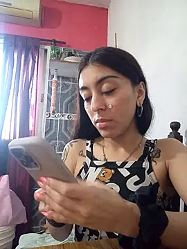 Jennyvignaduzzo Adlı Modelin Canlı XXX Sohbeti