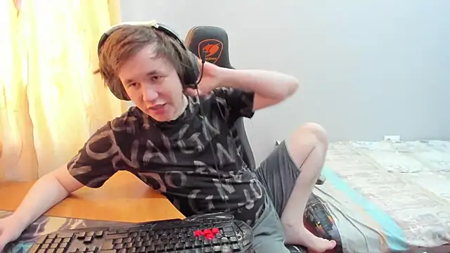 iliaskrislove Chat XXX in diretta