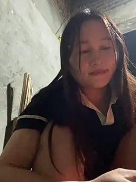 phungtiti's Live XXX Chat