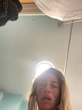 Chat XXX en directo de ScarlettGold_