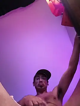 _Ramone666: διαδικτυακό σόου στην κάμερα