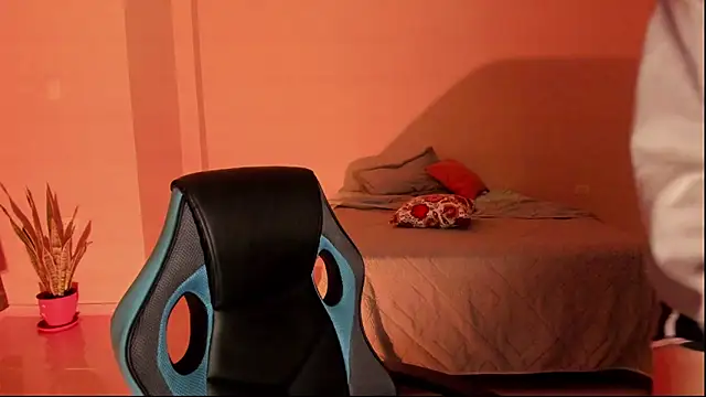 atenas_05_'s Live XXX Chat