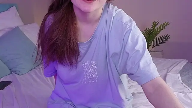 L1ittle_kitty_ Show in webcam