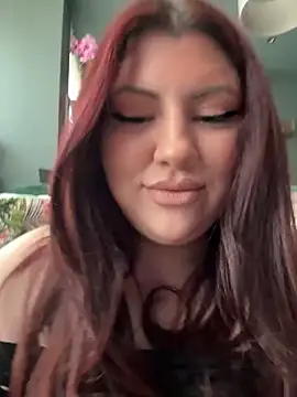 XXX chat uživo modela CurvyKimmy1