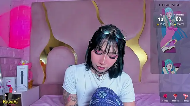 NaniiSisy Chat XXX in diretta