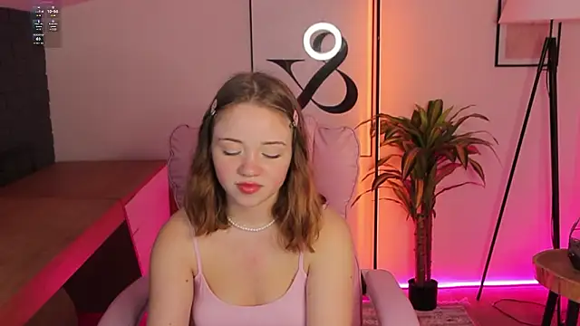 Kiss_Moon's Webcam Show