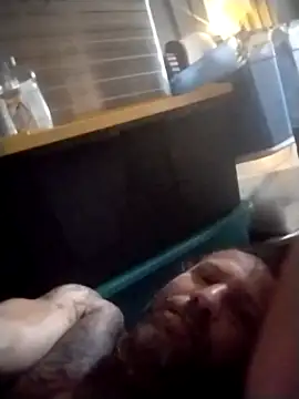 Chatroom XXX en direct de AceticPinscher