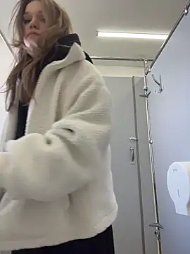 StreetSquirt Chat XXX live