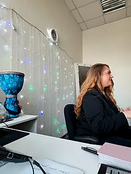 Juicy_PeachLux: онлайн-секс-чат