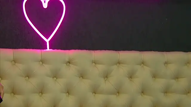 TaniaKaverina's Live XXX Chat