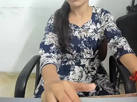 Hotsurbhi 现场XXX聊天