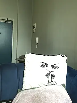 Curveysinaa's Live XXX Chat