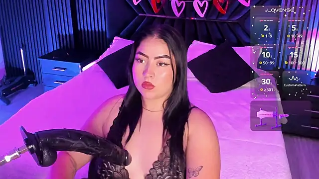 Chat +18 de Emberrvelvet ao vivo