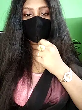 Idhika-Paul 现场XXX聊天