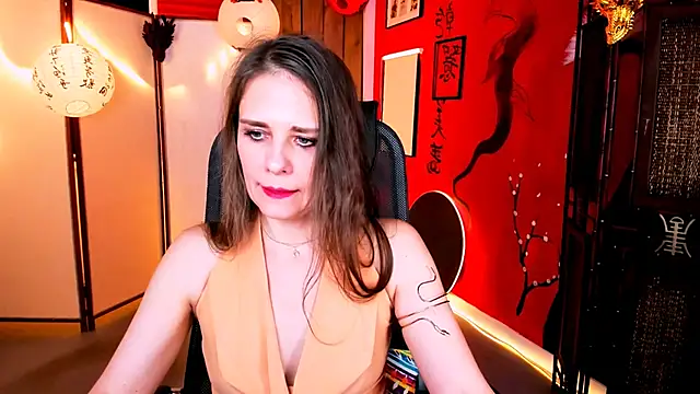 EmiliaBedy Adlı Modelin Canlı XXX Sohbeti