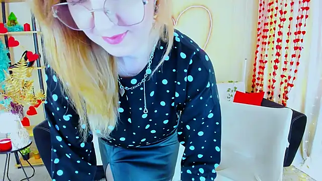 Chat +18 de YourUniverser ao vivo