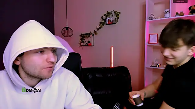 travis_wolf_ Live XXX Chat