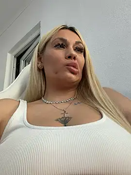 دردشة SonyaJoy الجنسية المباشرة