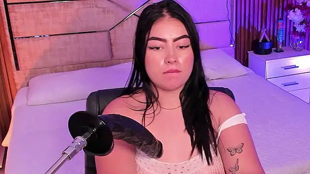 Emberrvelvet Live XXX-Chat