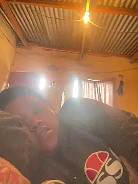 friendlybitch22 Adlı Modelin Canlı XXX Sohbeti