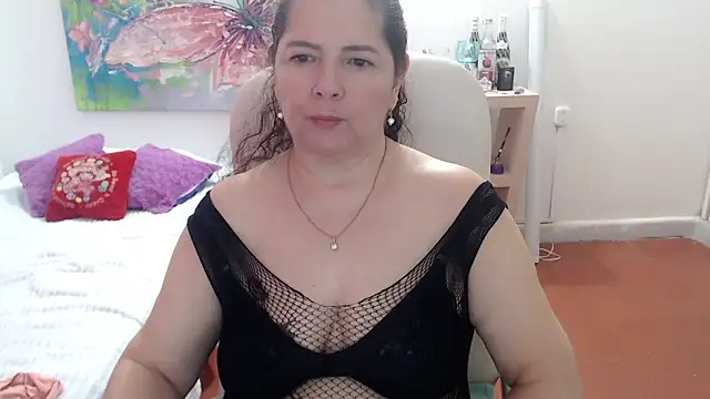 leonela_69 即時 XXX 聊天