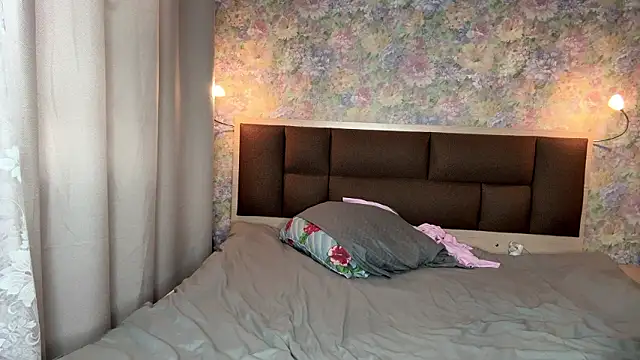 LoraDavi's Live XXX Chat