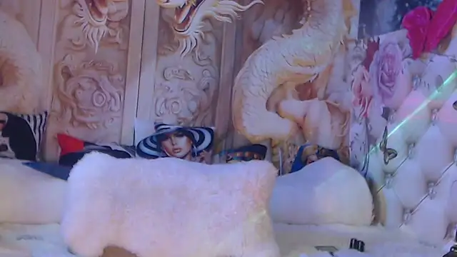 NightOrhideya webkamerás műsora