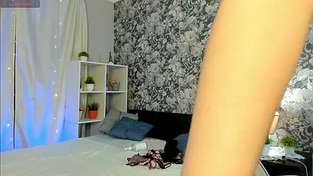 Coraline_kitty Pertunjukan Webcam