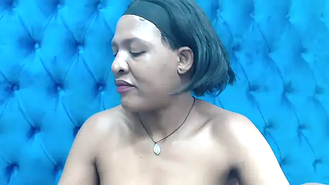 SpicyQueenxxxx Adlı Modelin Canlı XXX Sohbeti