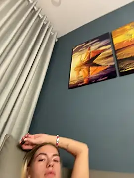 -Sexy_Barbie- 即時 XXX 聊天