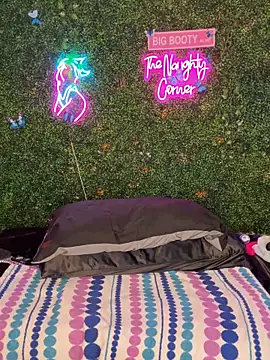 XXX chat uživo modela RenaThickAss