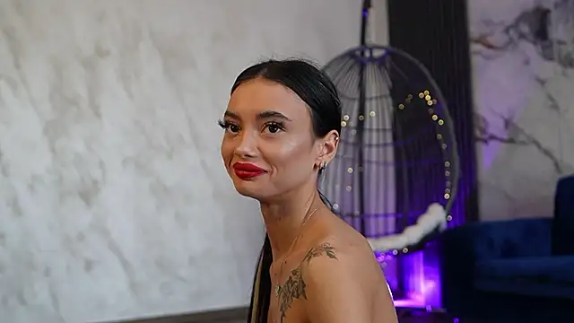 Chat +18 de RachelRavee ao vivo