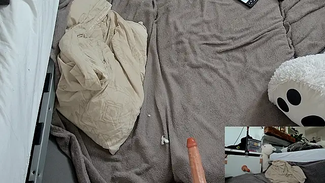 CeriseLapine's Live XXX Chat