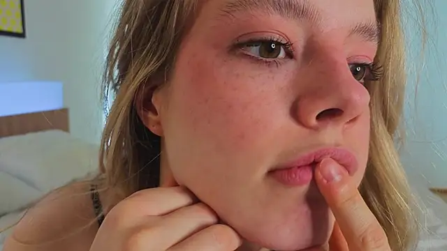 TiffinyMergist's Live XXX Chat