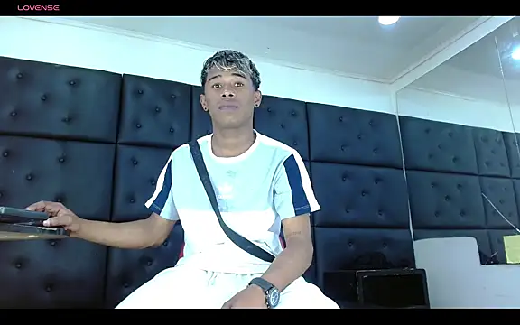 TonnyMarck Show in webcam