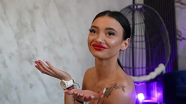 RachelRavee élő XXX-chatje