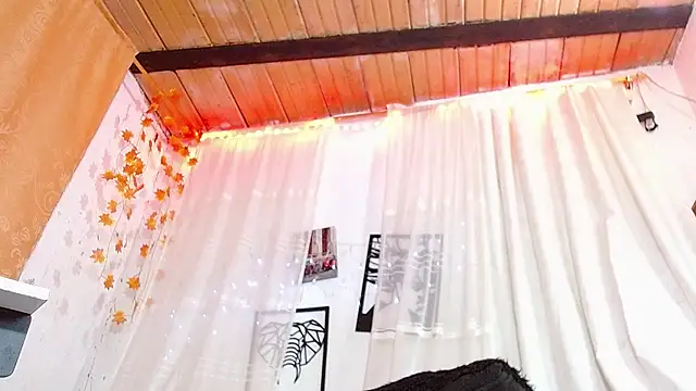 angel_bonbom: διαδικτυακό σόου στην κάμερα