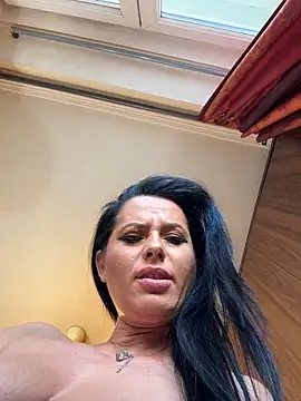 Hotmomcheckk_のライブXXXチャット