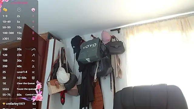 Scarlett_3XのライブXXXチャット