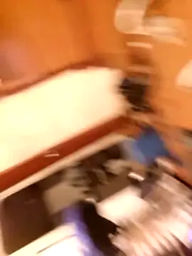 boyp3netrat0r: διαδικτυακό σόου στην κάμερα