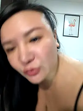 LILYsweetfcup 即時 XXX 聊天