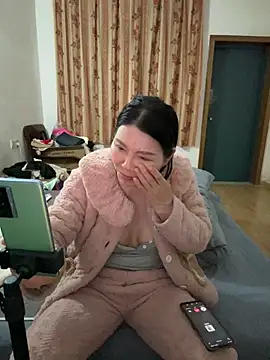 xiiuuff18 Live XXX-Chat