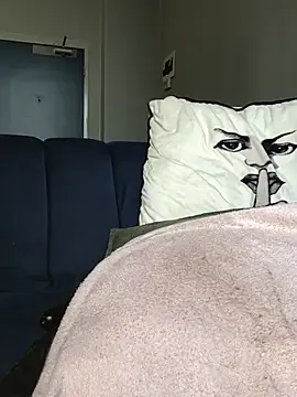 Curveysinaa Adlı Modelin Canlı XXX Sohbeti